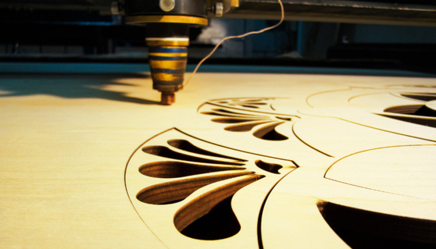 Décapage par laser du bois : une alternative précise au ponçage et aux méthodes abrasives